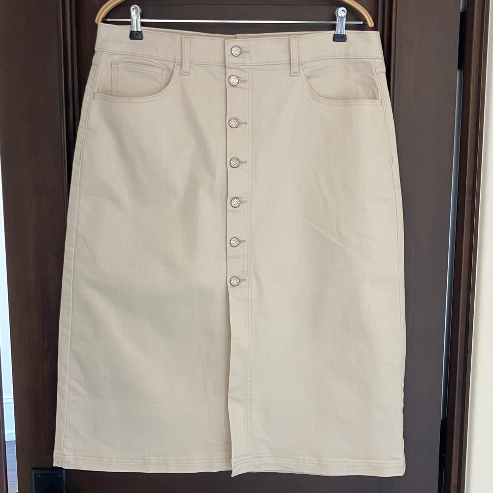 Banana Republic Ecru Denim Midi Skirt w/ Front Buttons Women’s Size 33/16 NWOT